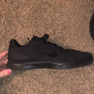 Black Nike Tennis Shoes